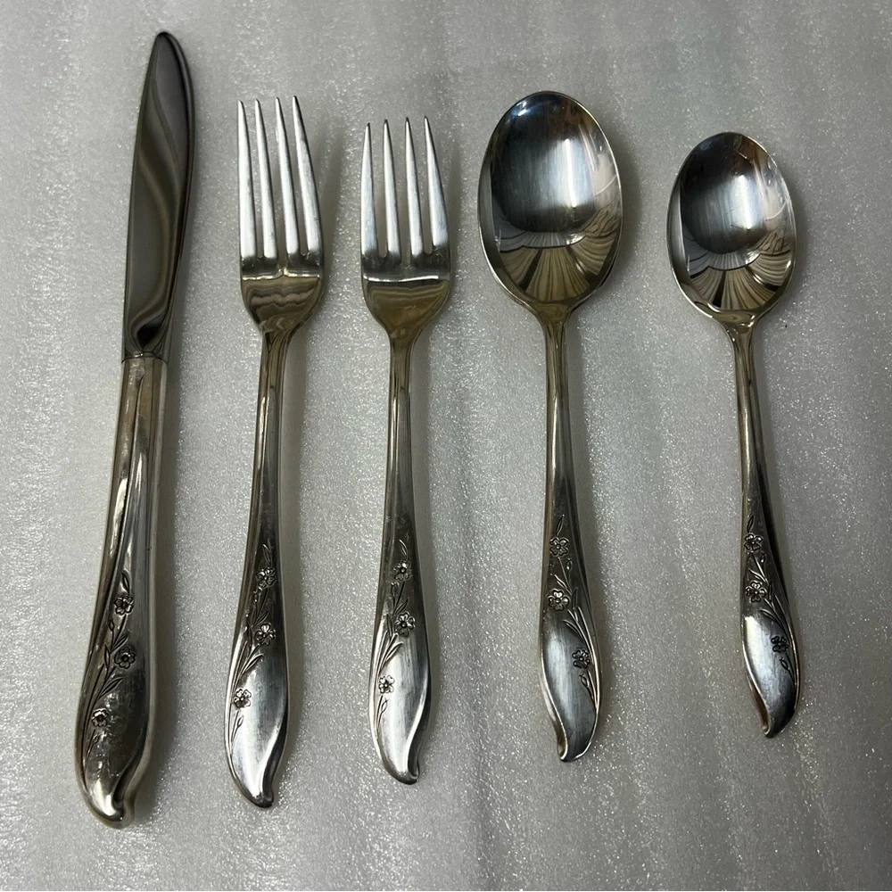 1847 Roger’s Bros. Silver-plated 5 Piece Silverware Place Setting Springtime